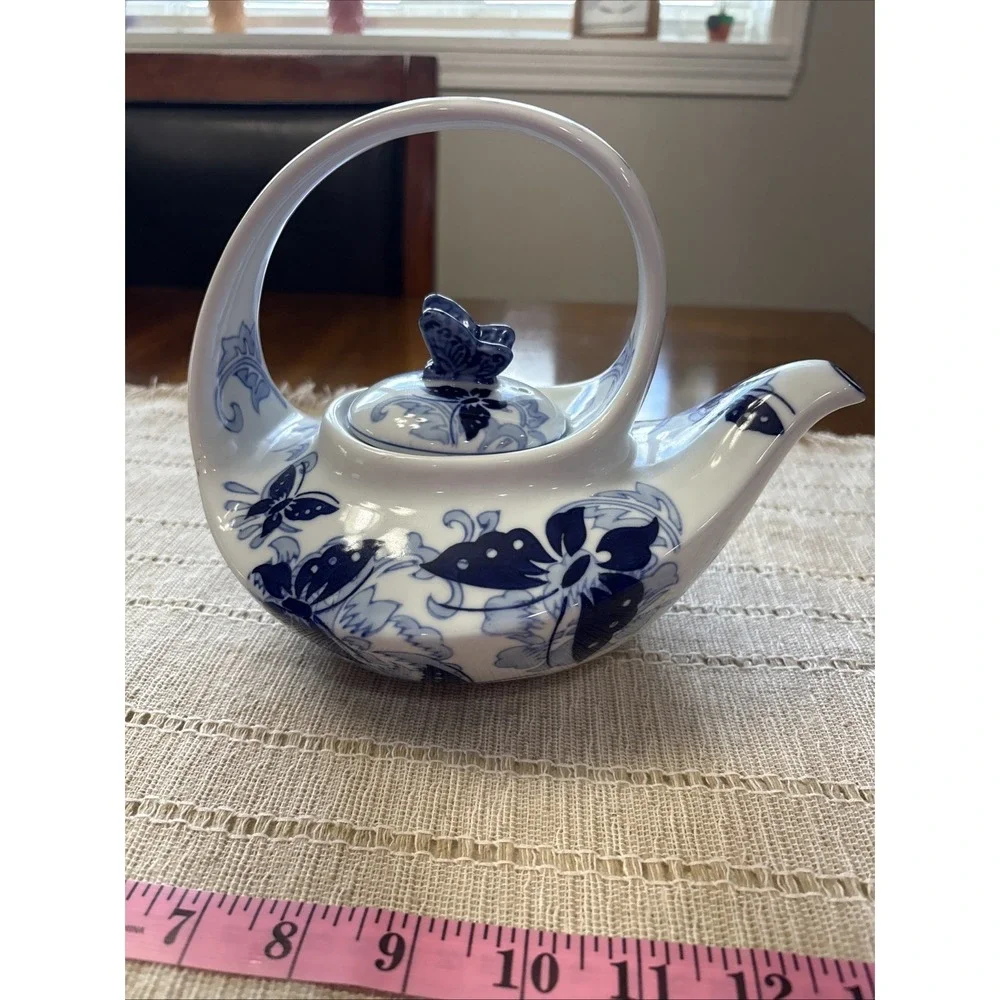 PORCELAIN TEA POT, BLUE AND WHITE BUTTERFLIES MADE FOR PIER 1 - Picture 5 of 8
